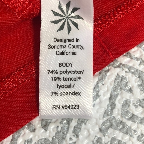 Athleta Essence Boxy Red Top Medium - Picture 7 of 8